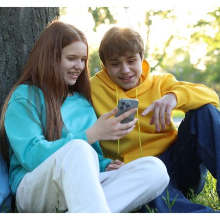 teens on phone